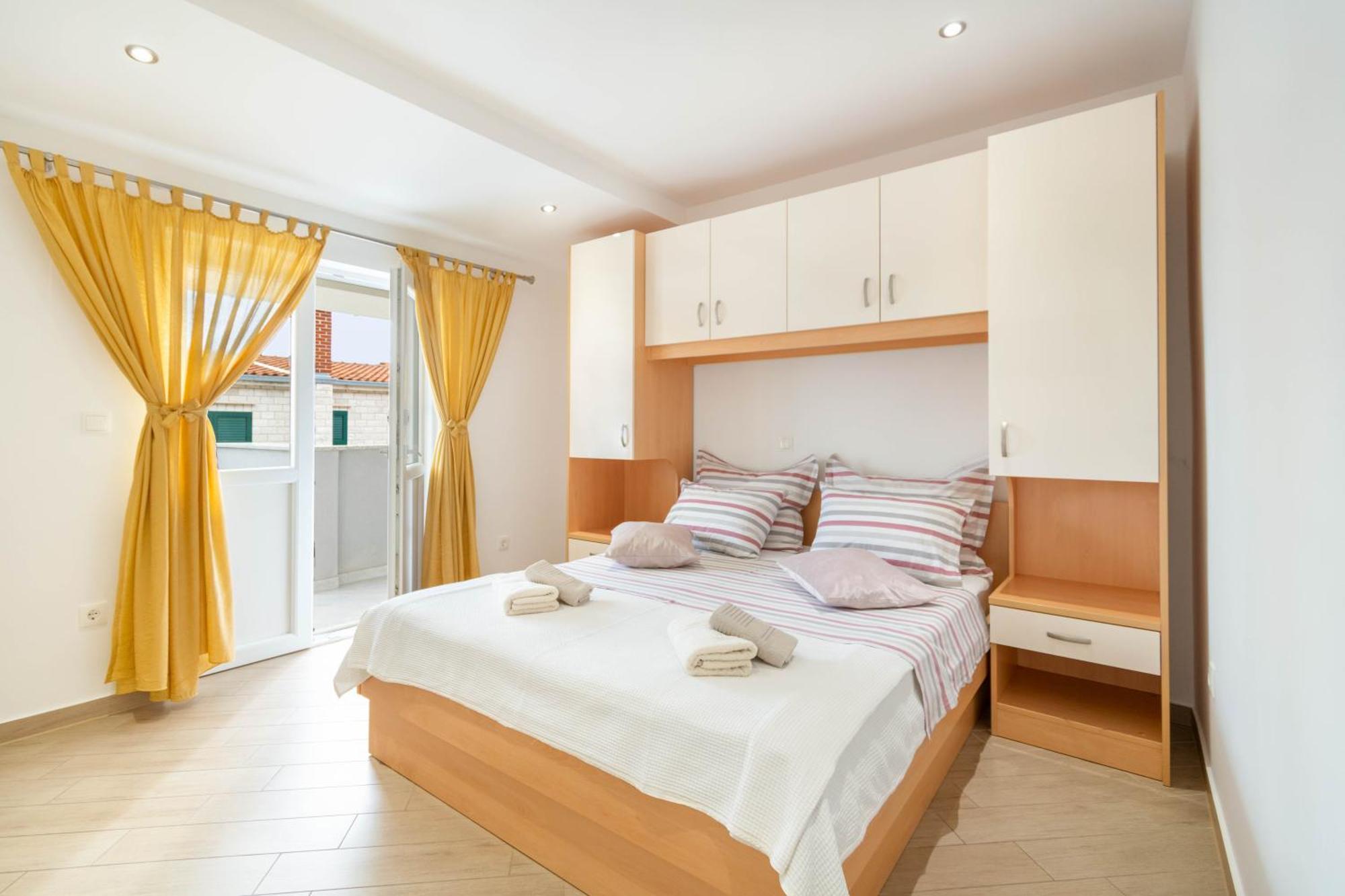 Studio Apartmani Dora Makarska Exterior foto