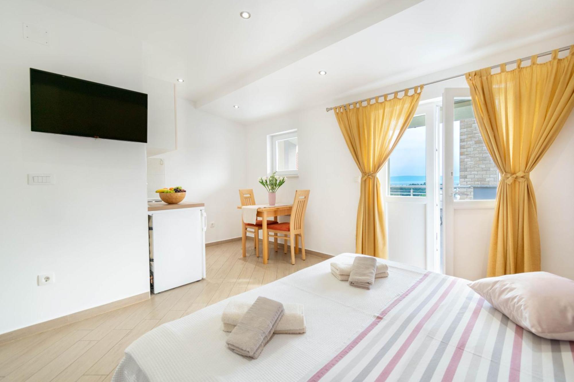 Studio Apartmani Dora Makarska Exterior foto