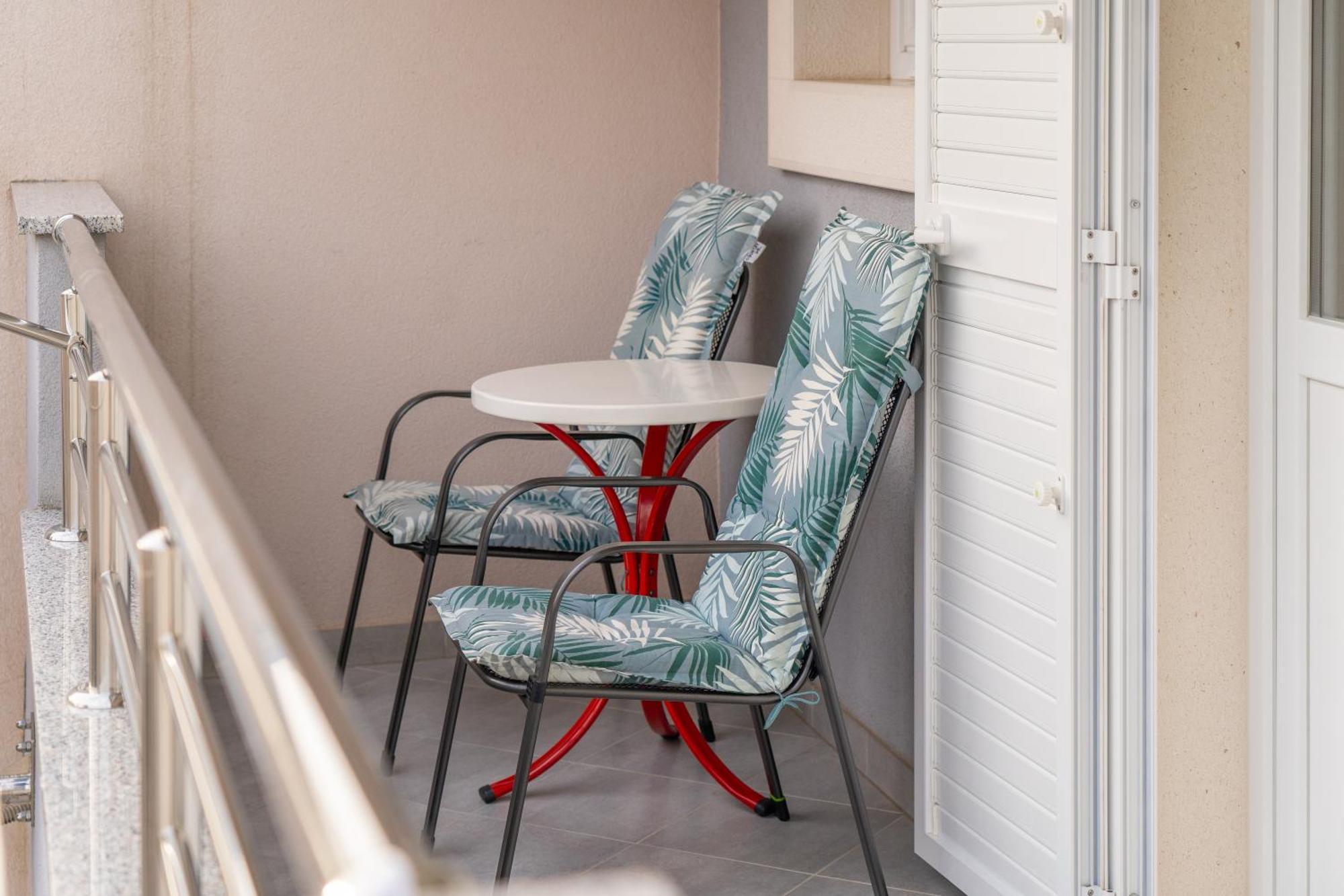 Studio Apartmani Dora Makarska Exterior foto