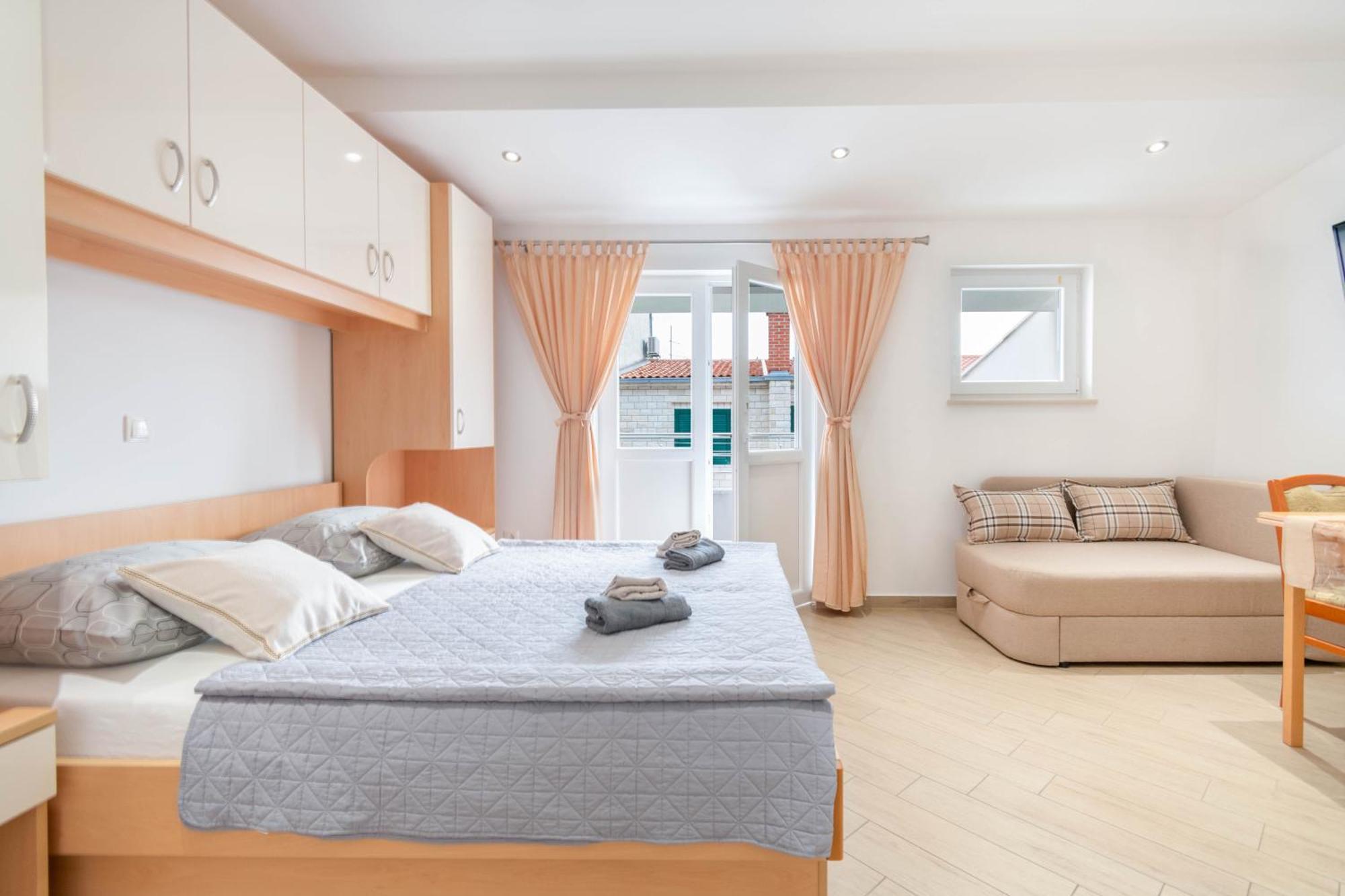 Studio Apartmani Dora Makarska Exterior foto